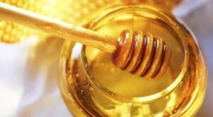Exploring Honey’s Health Benefits Beyond Sweetening Your Food