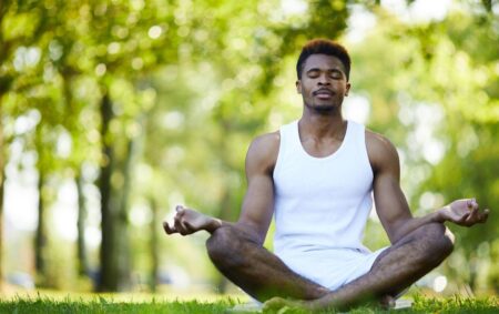 Exploring How Meditation Supports Natural Healing Practices